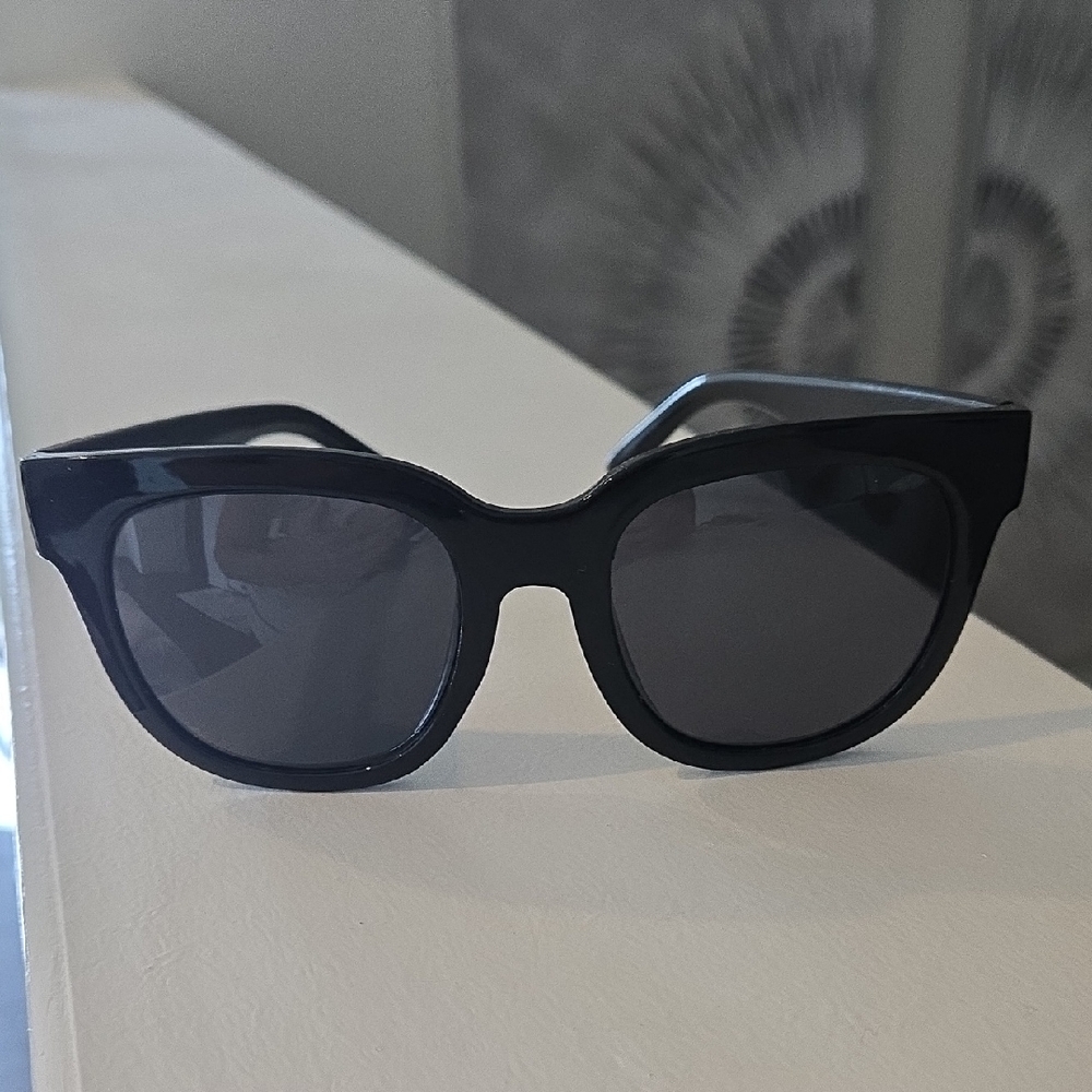 Nectar Chatham Oversized Sunglasses with Dark Lenses